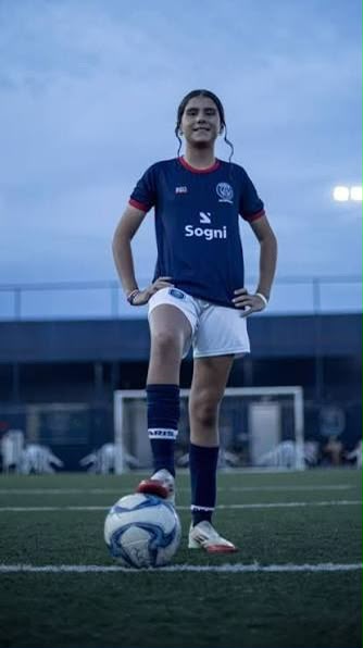 Renata Matos Mesquita (Renatinha Mil Grau), Futebol